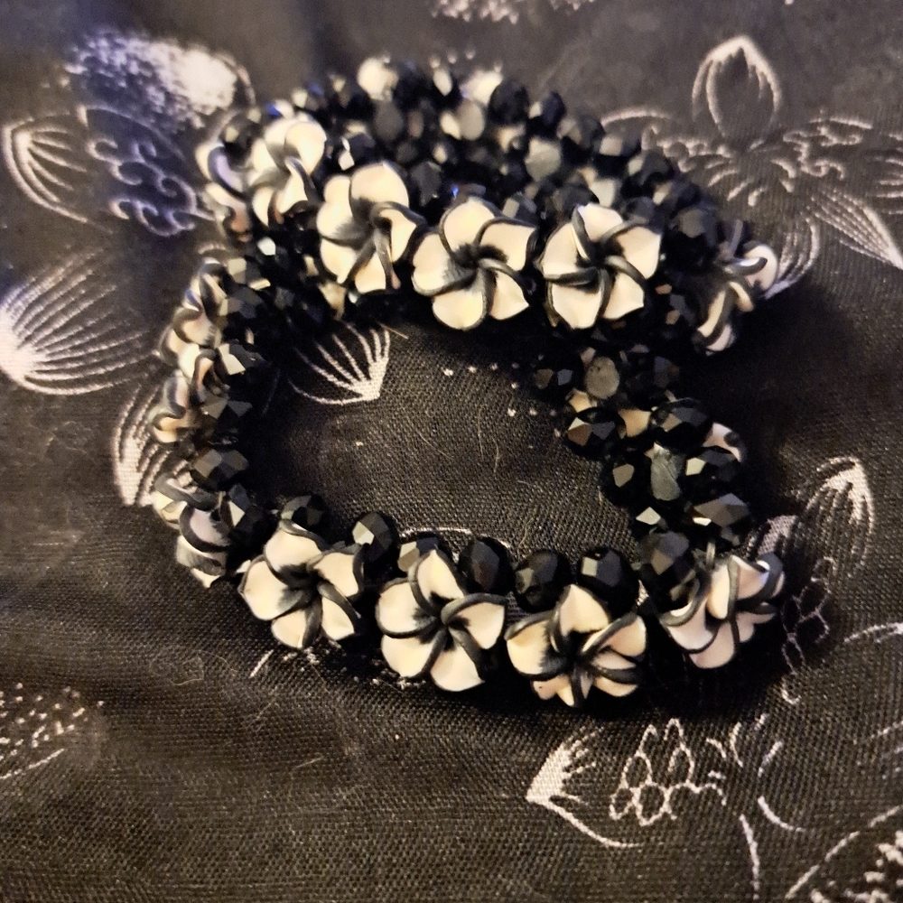 Black and White Floral Bracelet